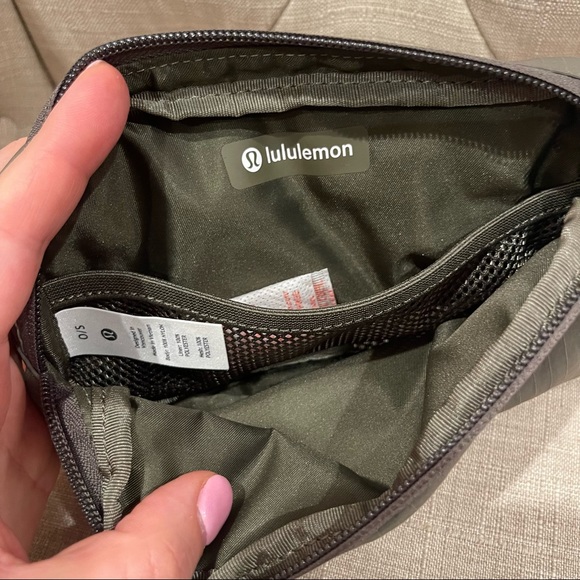 NWT Lululemon Everywhere Mini Belt Bag - Carob Brown - Picture 7 of 9